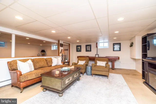 $675,000 | 326 Chestnut Lane, Ambler, PA 19002