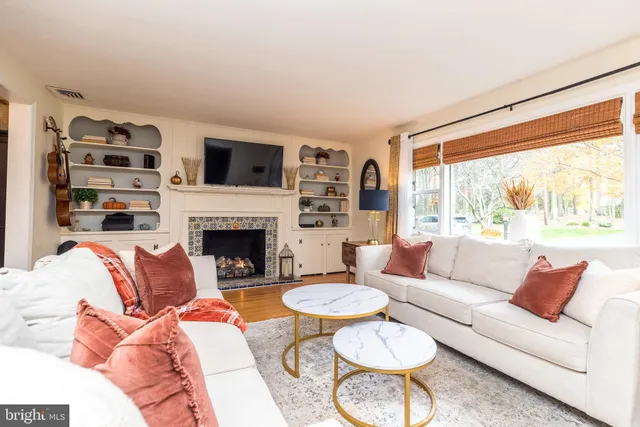 $675,000 | 326 Chestnut Lane, Ambler, PA 19002