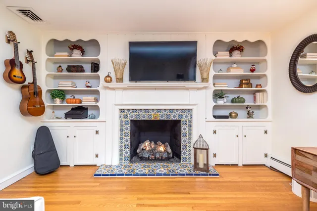 $675,000 | 326 Chestnut Lane, Ambler, PA 19002