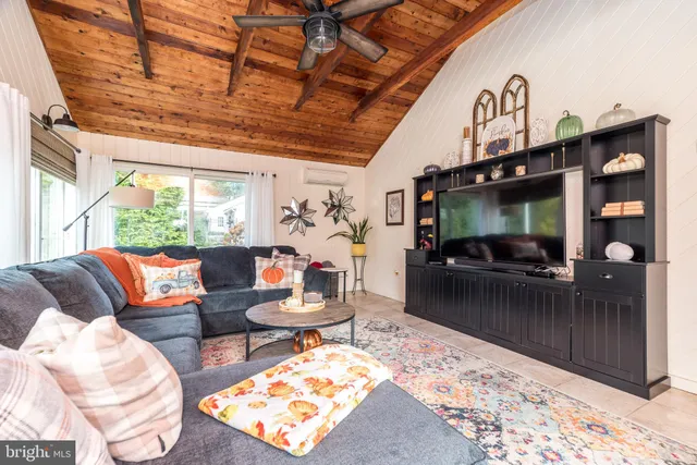 $675,000 | 326 Chestnut Lane, Ambler, PA 19002