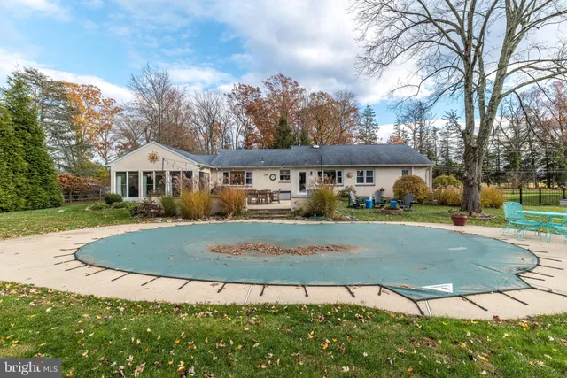 $675,000 | 326 Chestnut Lane, Ambler, PA 19002