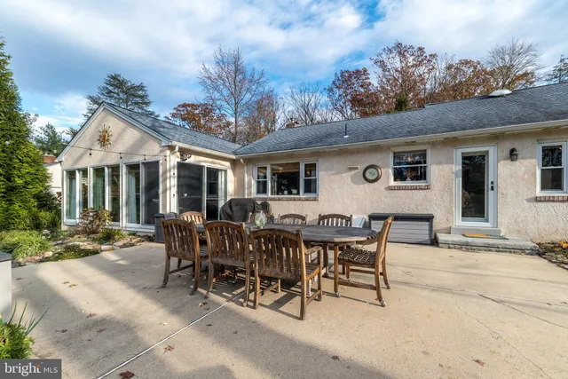 $675,000 | 326 Chestnut Lane, Ambler, PA 19002