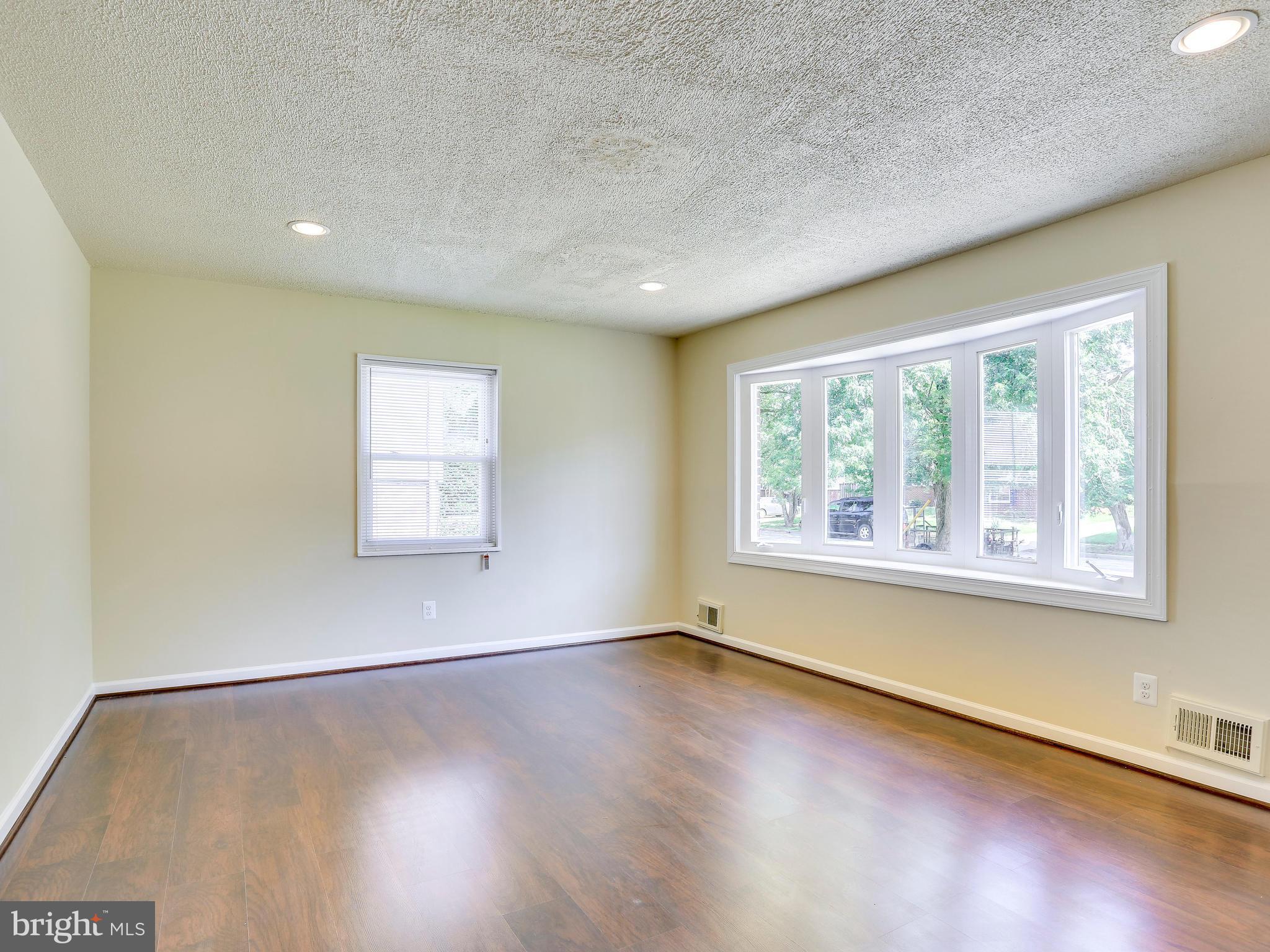 6903 Decatur Place Hyattsville, MD 20784 - Photo 8 of 30 Interior (General)
