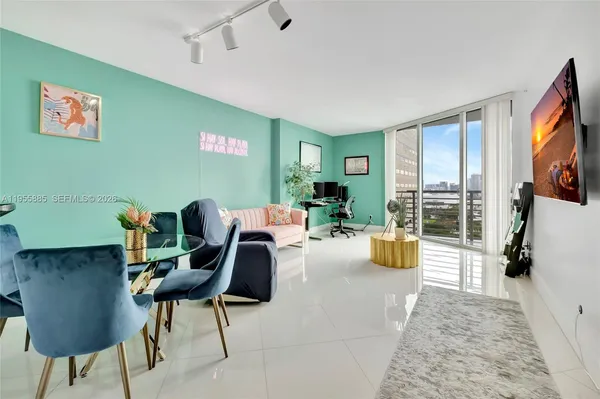 $425,000 | 325 South Biscayne Boulevard, Unit 2616, Miami, FL 33131