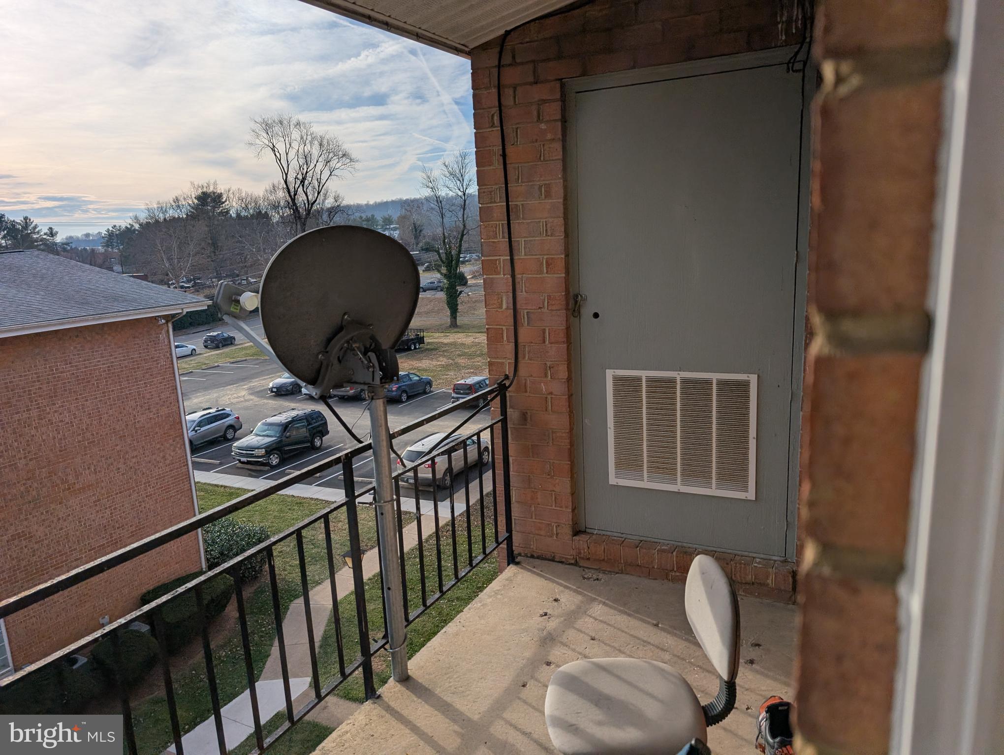635 Waterloo Road, Unit 231 Warrenton, VA 20186 - Photo 32 of 32 Charming balcony with scenic views.