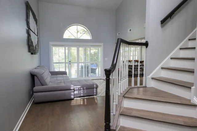 $389,500 | 1602 West Orchard Place, Arlington Heights, IL 60005