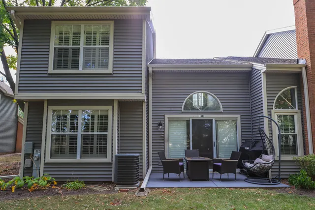$389,500 | 1602 West Orchard Place, Arlington Heights, IL 60005
