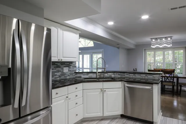 $389,500 | 1602 West Orchard Place, Arlington Heights, IL 60005