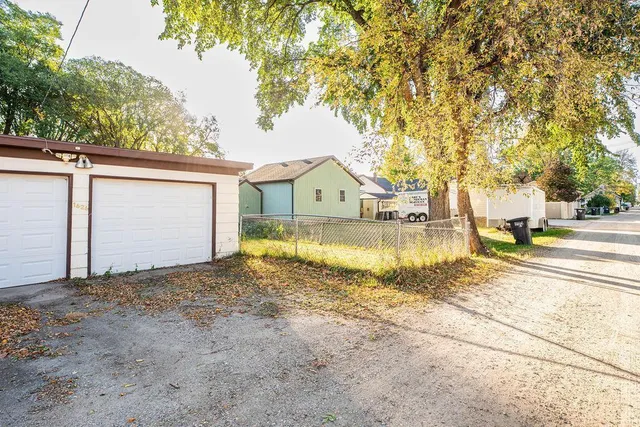 $260,000 | 1626 11th Street North, Fargo, ND 58102