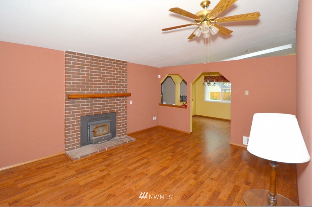 328 167th Place Southeast Bothell, WA 98012 - Photo 2 of 8