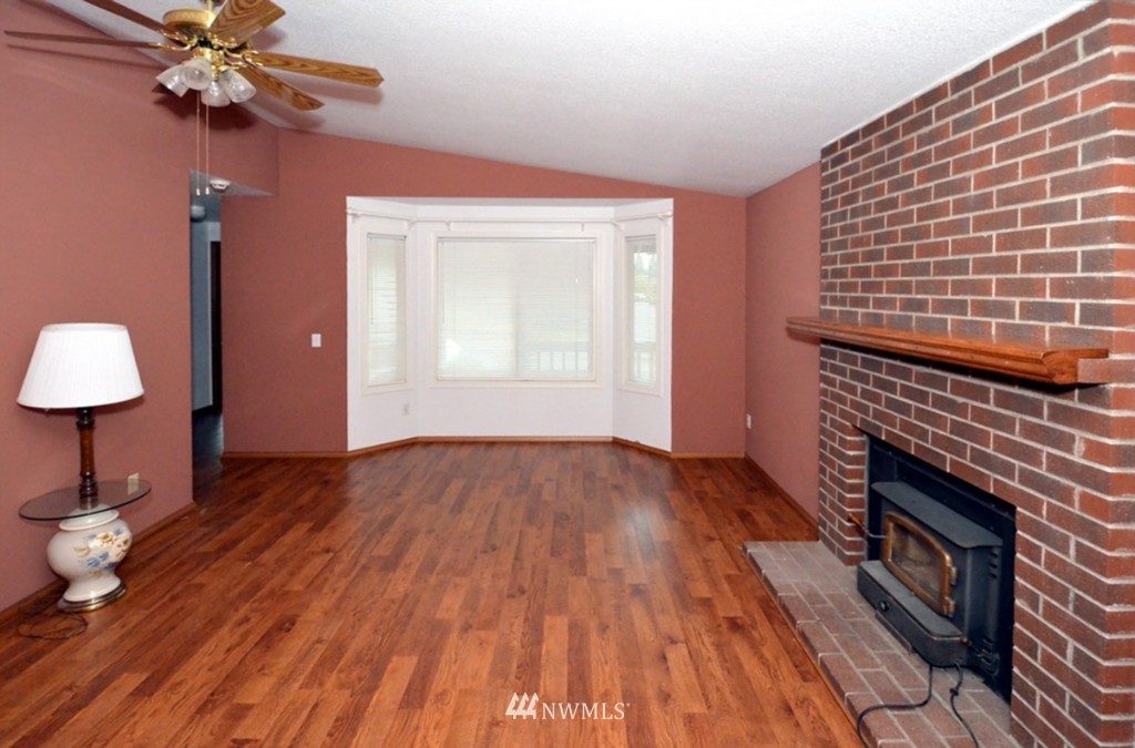 328 167th Place Southeast Bothell, WA 98012 - Photo 3 of 8