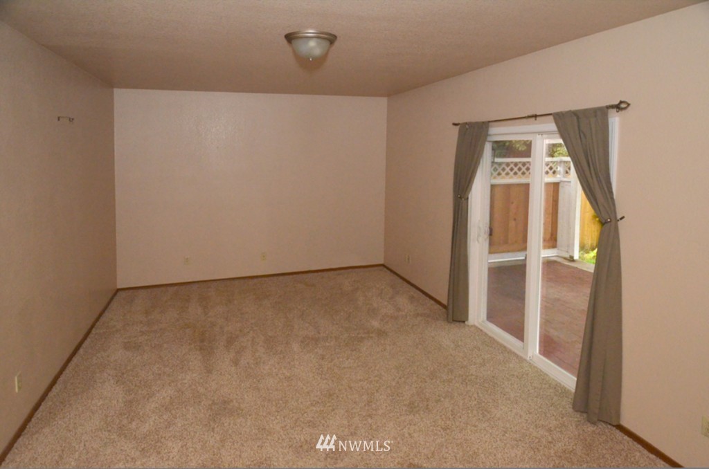 328 167th Place Southeast Bothell, WA 98012 - Photo 4 of 8