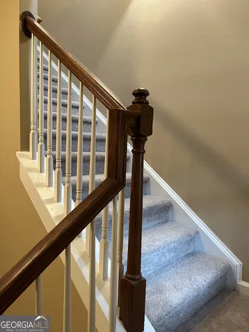 a view of empty room with window