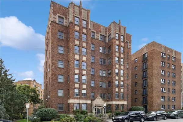 $315,000 | 807 West 48th Street, Unit 701, Kansas City, MO 64112