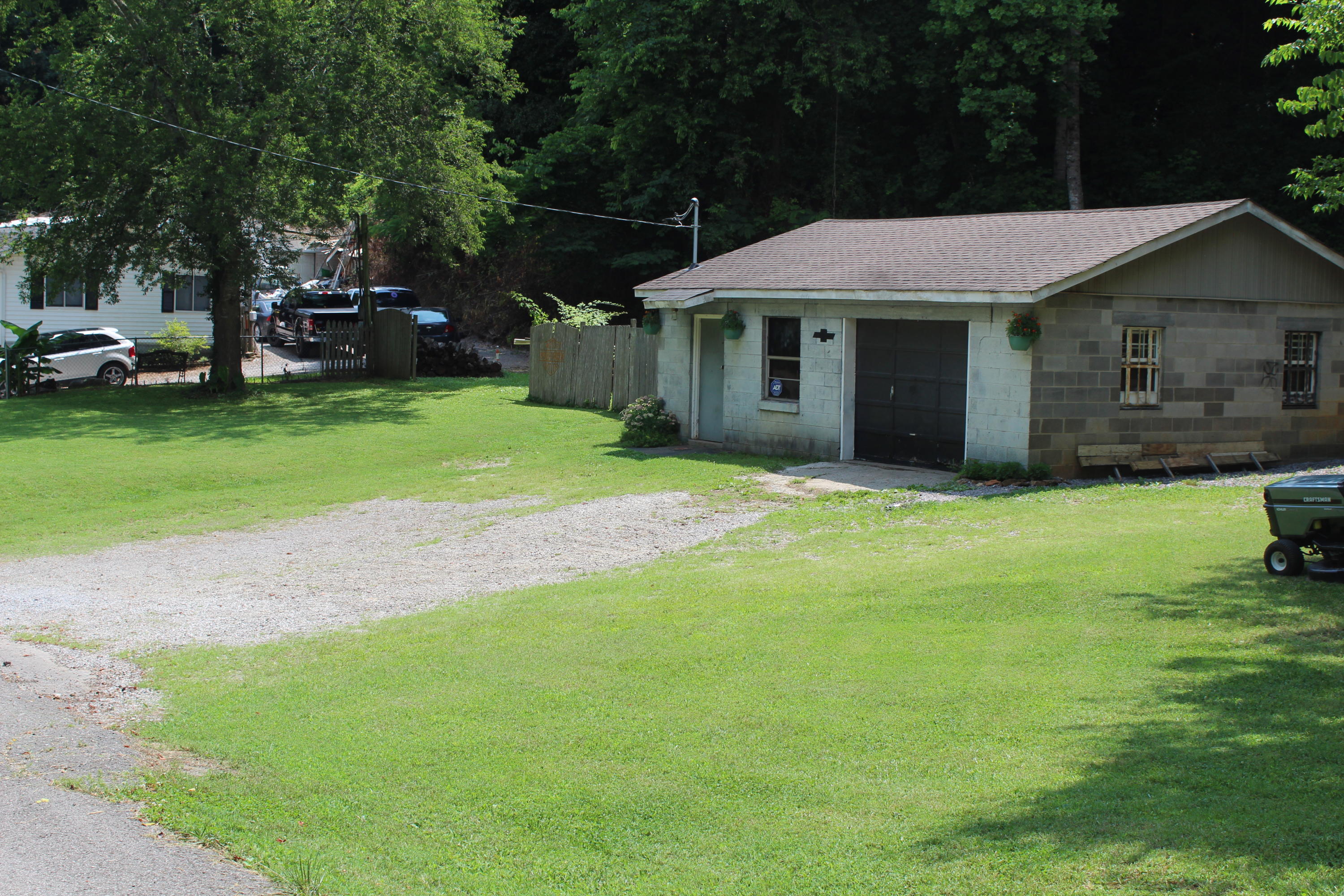 8421 Finger Road Knoxville, TN 37920 - Photo 3 of 13 IMG_0894