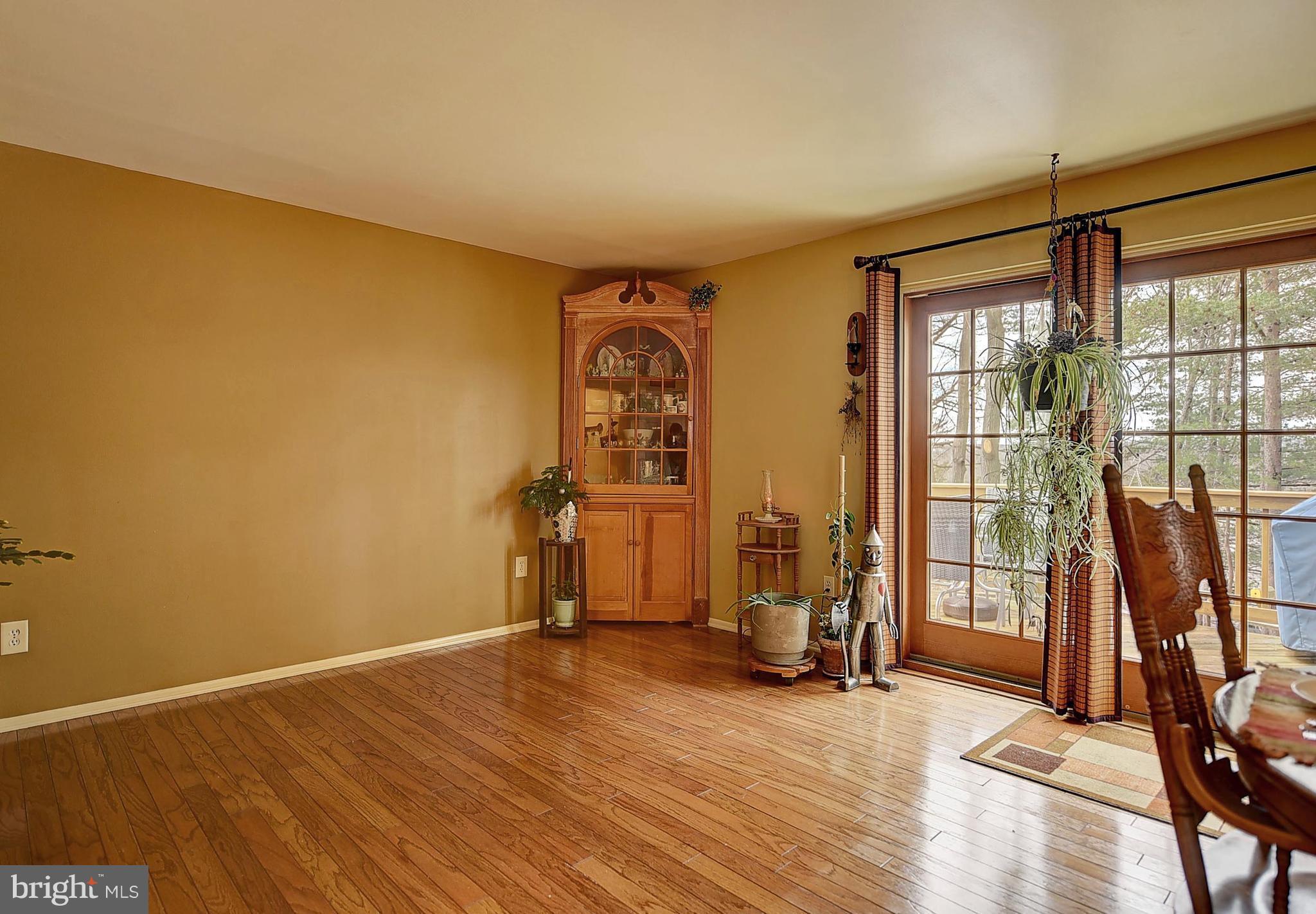 9000 Moonstone Road Baltimore, MD 21236 - Photo 7 of 25 Great Room