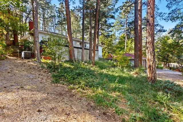 a view of a pathway of a building