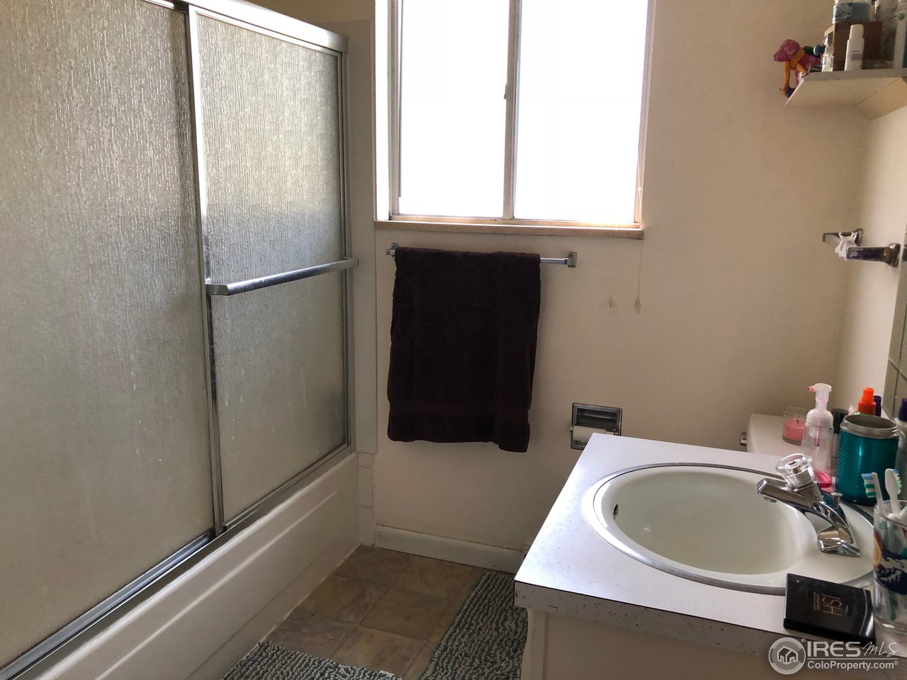 405 Briarwood Road Fort Collins, CO 80521 - Photo 11 of 17 Upstairs Full Bath