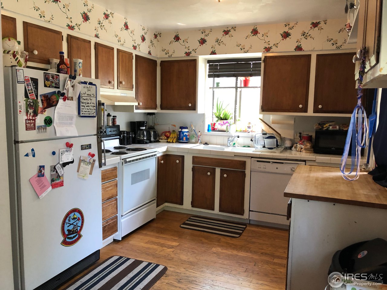 405 Briarwood Road Fort Collins, CO 80521 - Photo 5 of 17 Kitchen