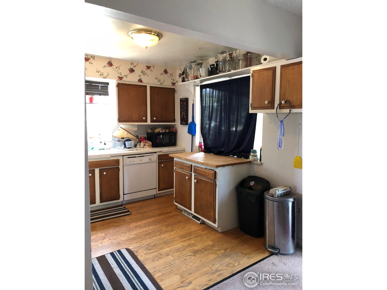 405 Briarwood Road Fort Collins, CO 80521 - Photo 6 of 17 Kitchen