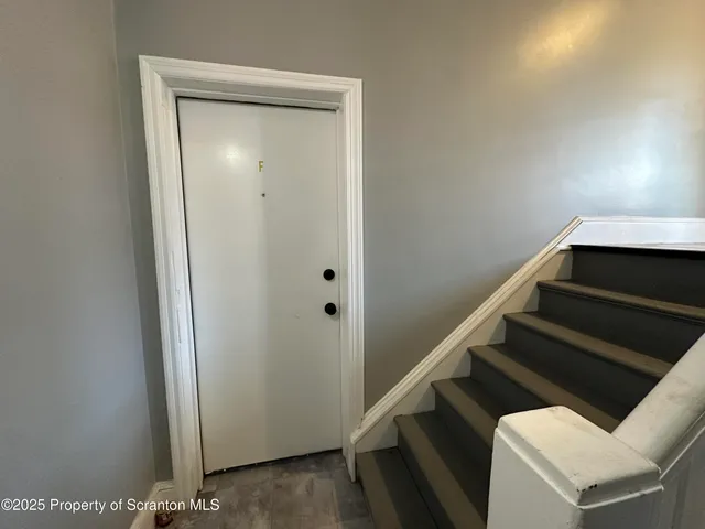 $1,075 | 306 Wyoming Avenue, Unit F, Wyoming, PA 18644