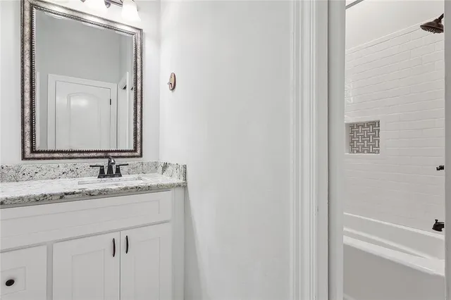 $2,650 | 5511 Warrington Drive, New Orleans, LA 70122