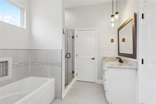 $2,650 | 5511 Warrington Drive, New Orleans, LA 70122