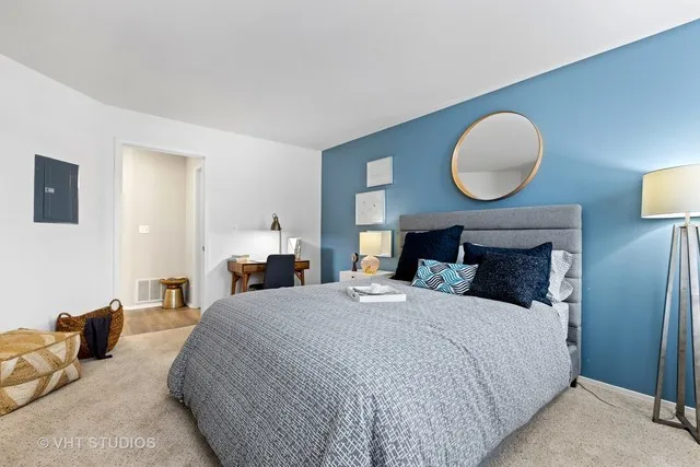 $1,869 | 1691 Buttonwood Circle, Unit 2722, Schaumburg, IL 60173