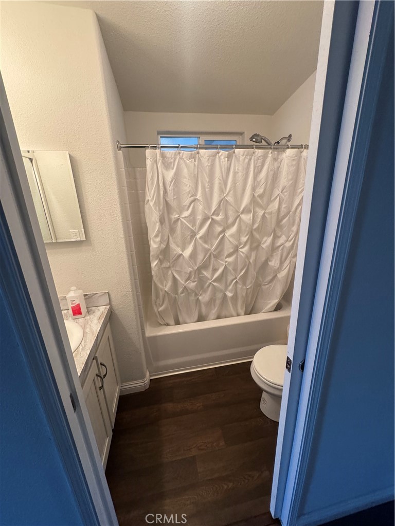 10550 Dunlap Crossing Road Whittier, CA 90606 - Photo 4 of 9 Bathroom 1