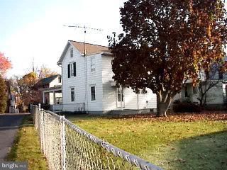 114 East New Street Lititz, PA 17543 - Photo 2 of 4
