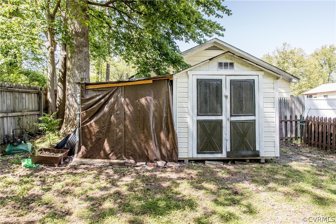 12704 South Chester Road Chester, VA 23831 - Photo 11 of 27 Gallery Image 11