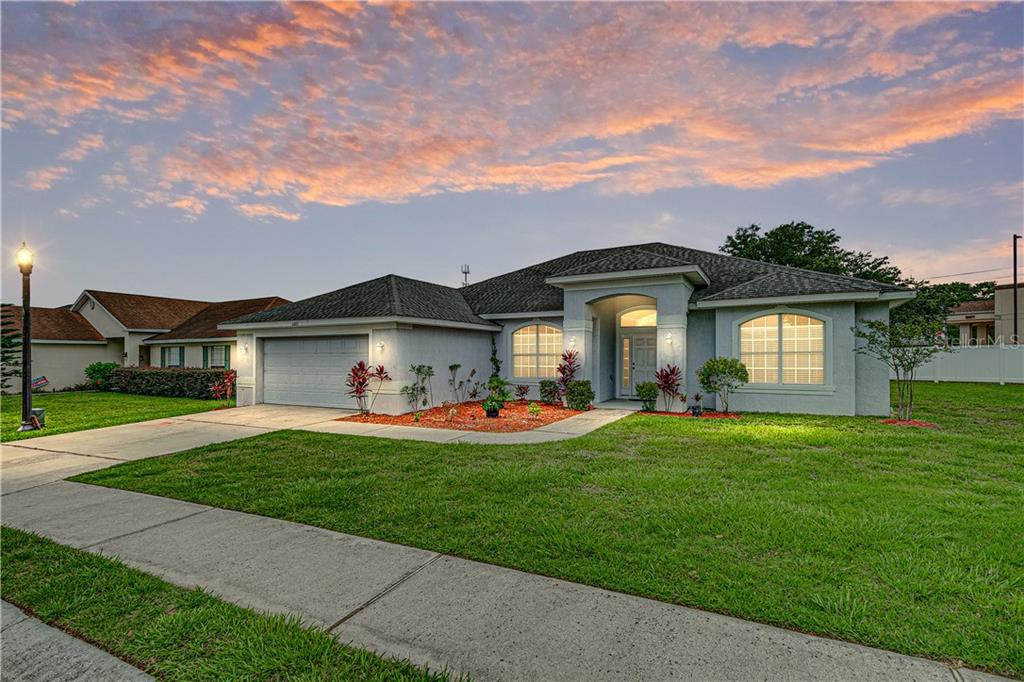 6805 Hunters Crossing Boulevard, Lakeland, FL 33809 Compass