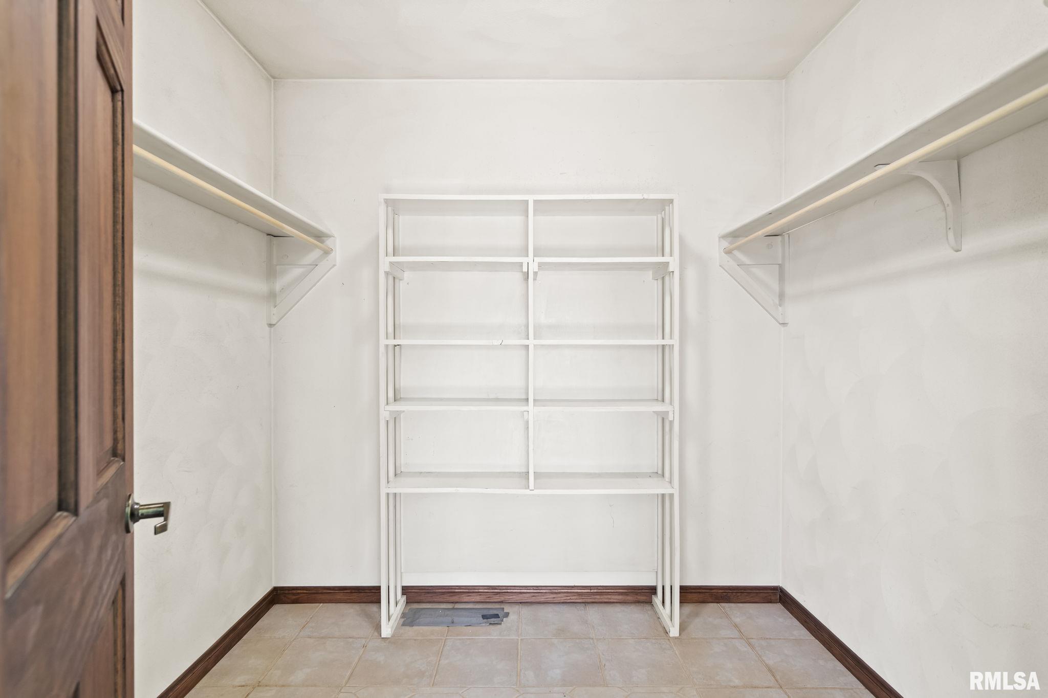 14314 Sandy Point Athens, IL 62613 - Photo 18 of 39