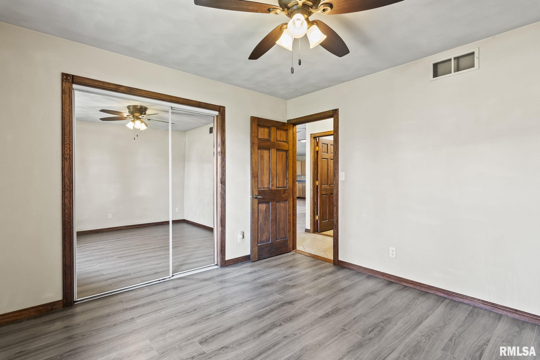 14314 Sandy Point Athens, IL 62613 - Photo 24 of 39