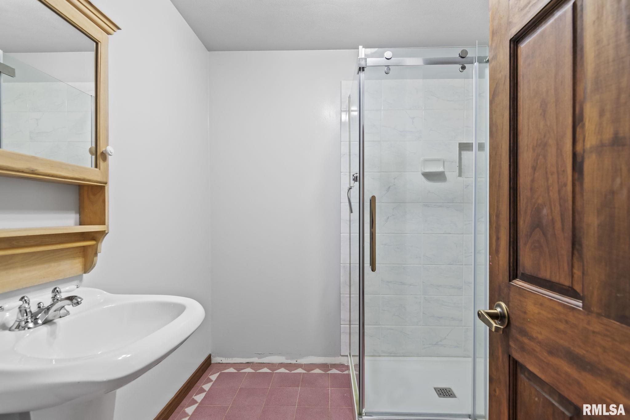 14314 Sandy Point Athens, IL 62613 - Photo 25 of 39