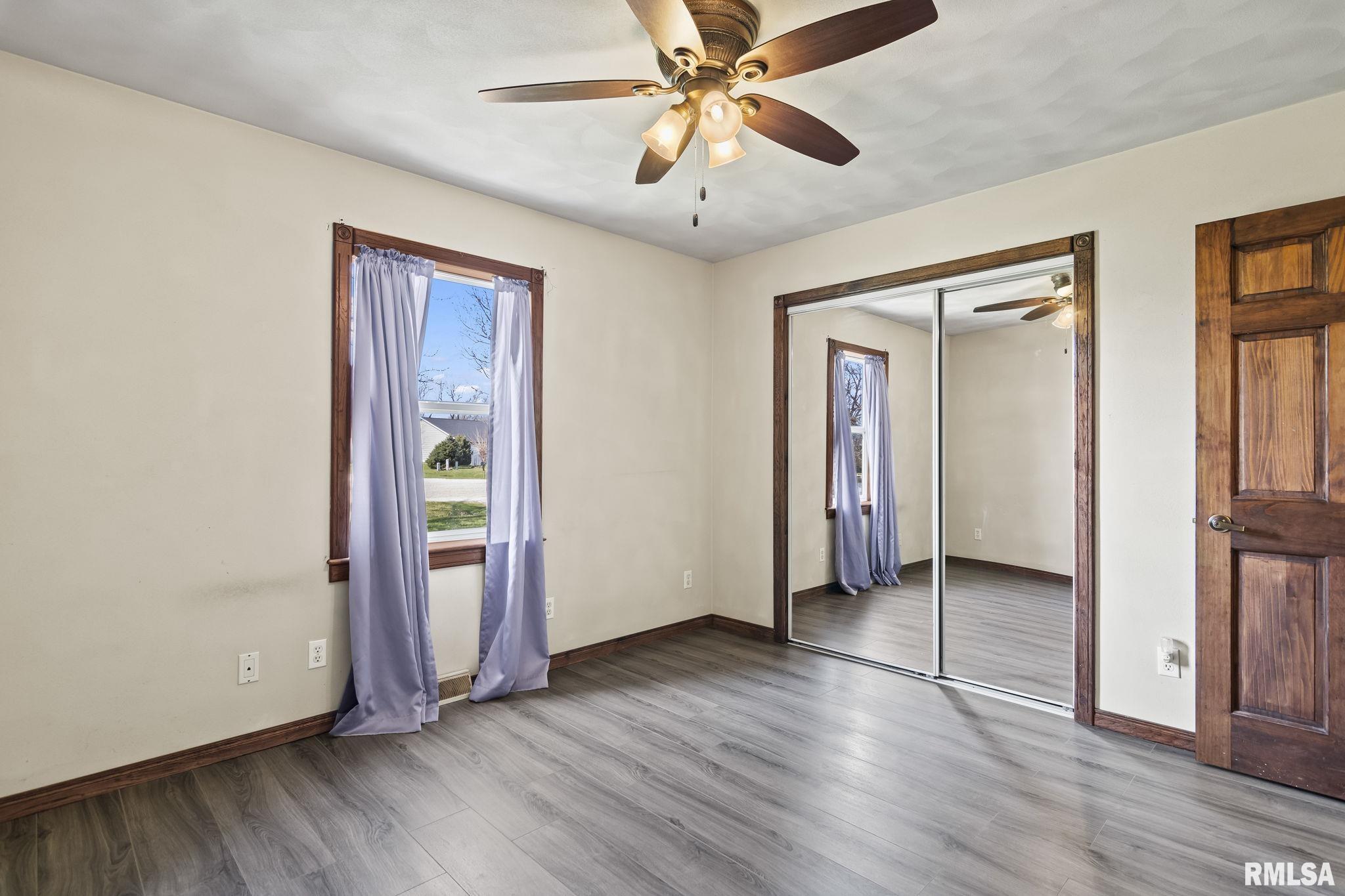 14314 Sandy Point Athens, IL 62613 - Photo 27 of 39