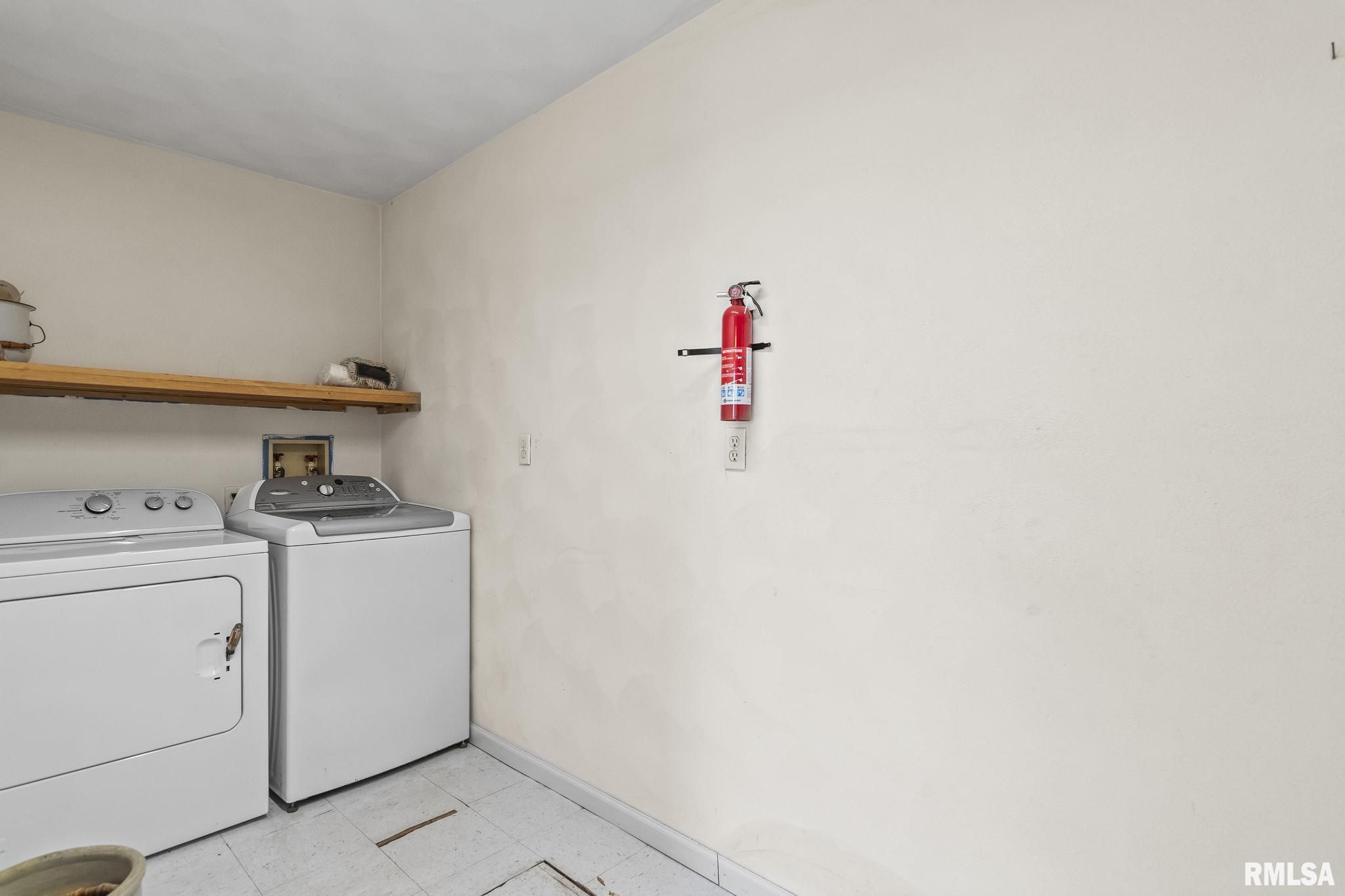 14314 Sandy Point Athens, IL 62613 - Photo 28 of 39