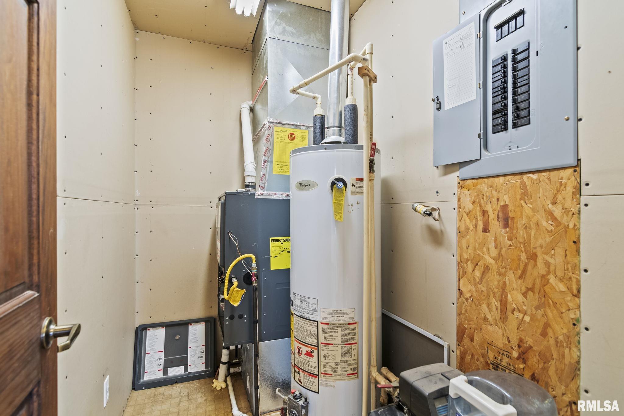 14314 Sandy Point Athens, IL 62613 - Photo 29 of 39