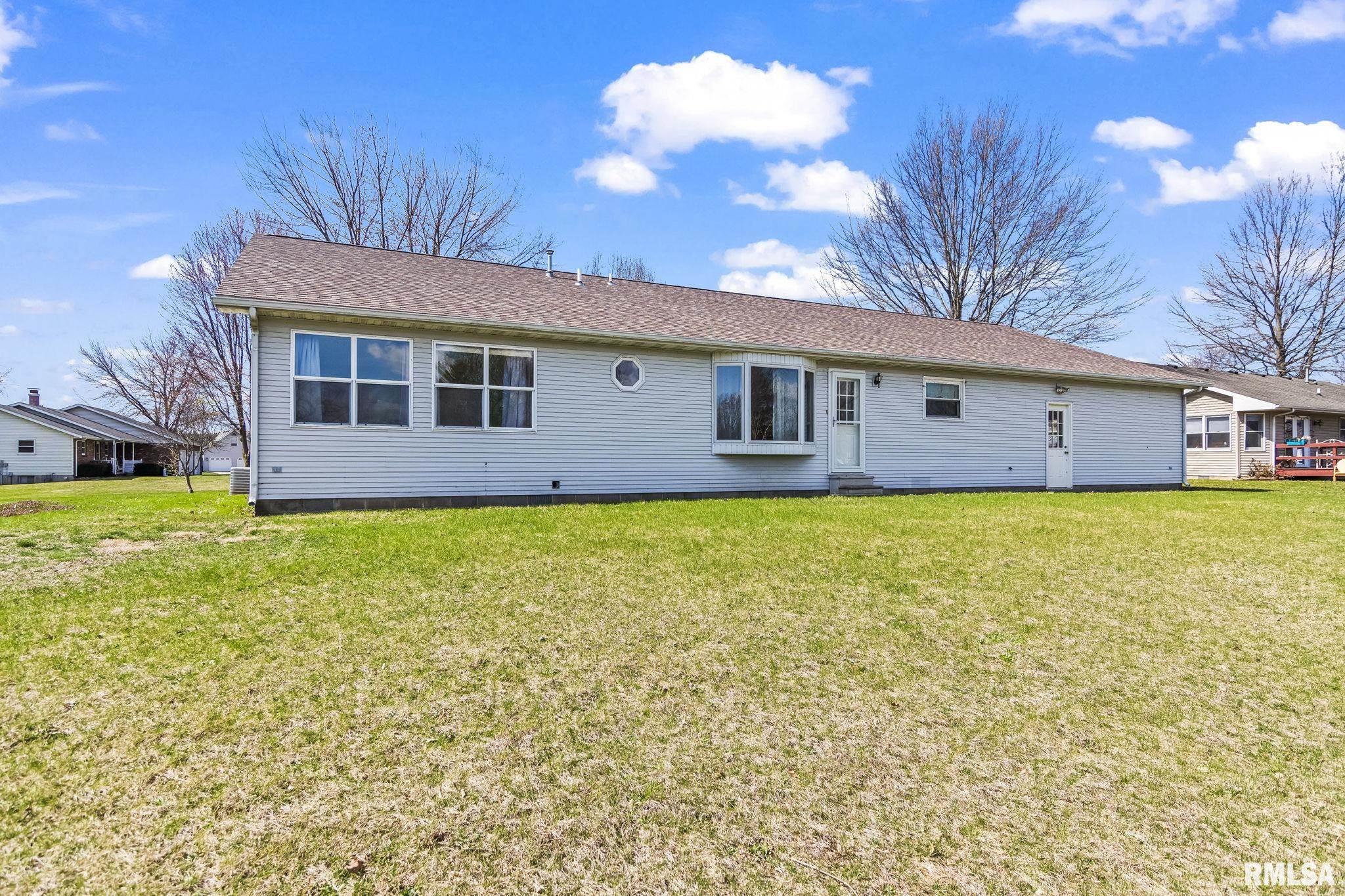 14314 Sandy Point Athens, IL 62613 - Photo 30 of 39