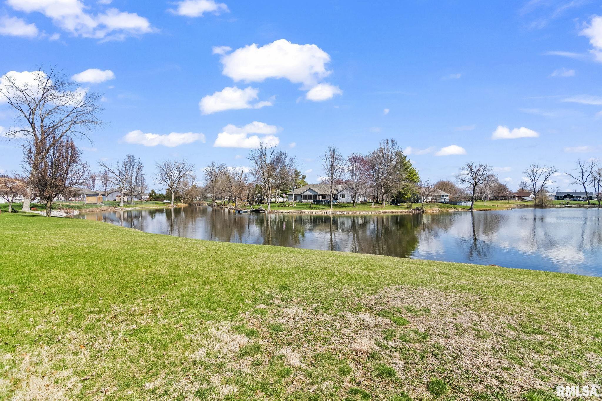 14314 Sandy Point Athens, IL 62613 - Photo 33 of 39