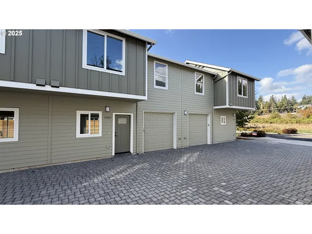 $299,000 | 14366 Southeast Knight Street, Portland, OR 97236