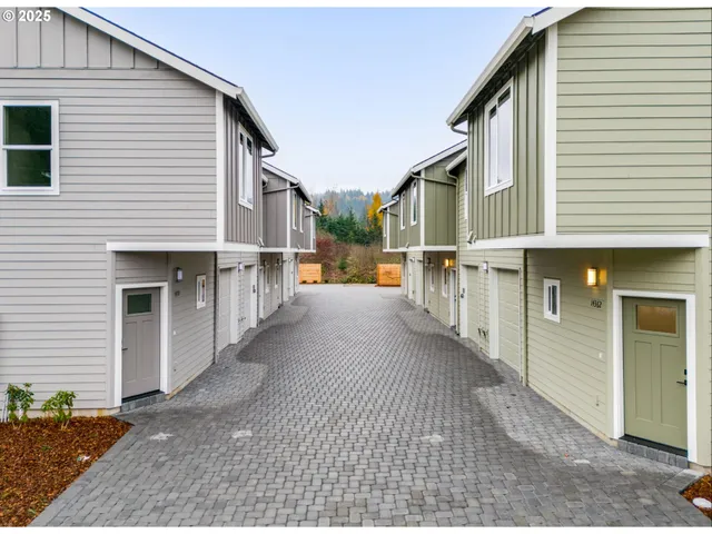 $295,000 | 14366 Southeast Knight Street, Portland, OR 97236