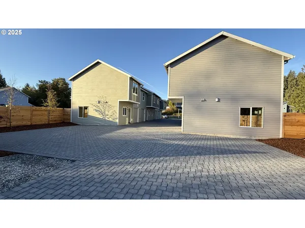 $290,000 | 14366 Southeast Knight Street, Portland, OR 97236