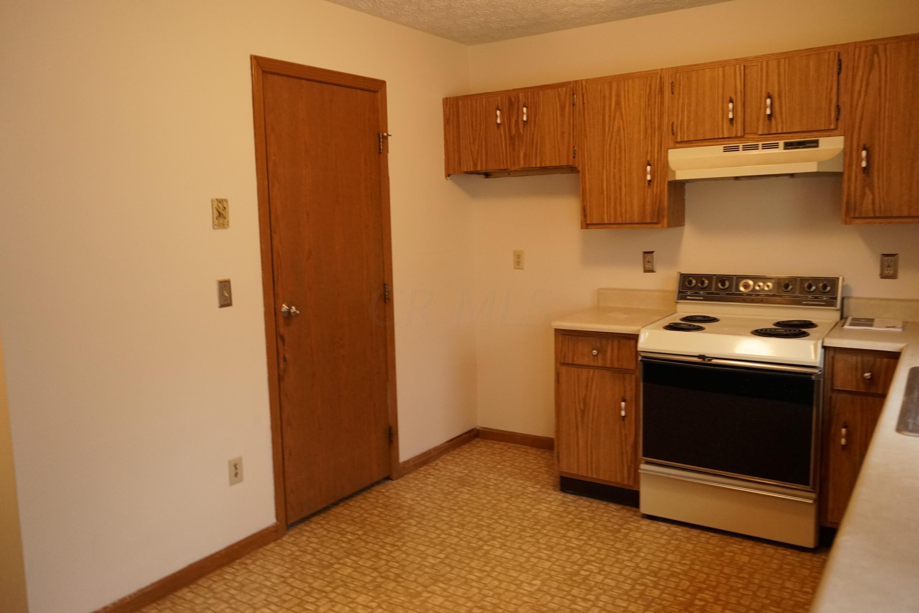 2713 Hard Road, Unit 4 Columbus, OH 43235 - Photo 12 of 14 Gallery Image 12