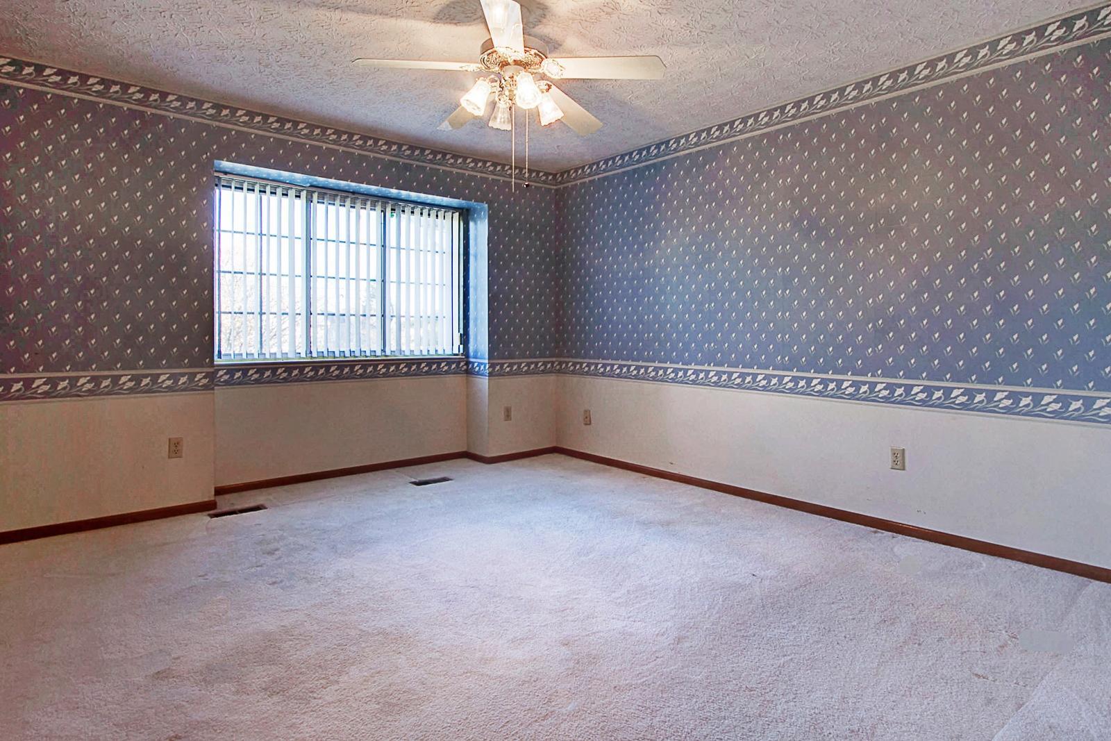 2713 Hard Road, Unit 4 Columbus, OH 43235 - Photo 4 of 14 Gallery Image 4