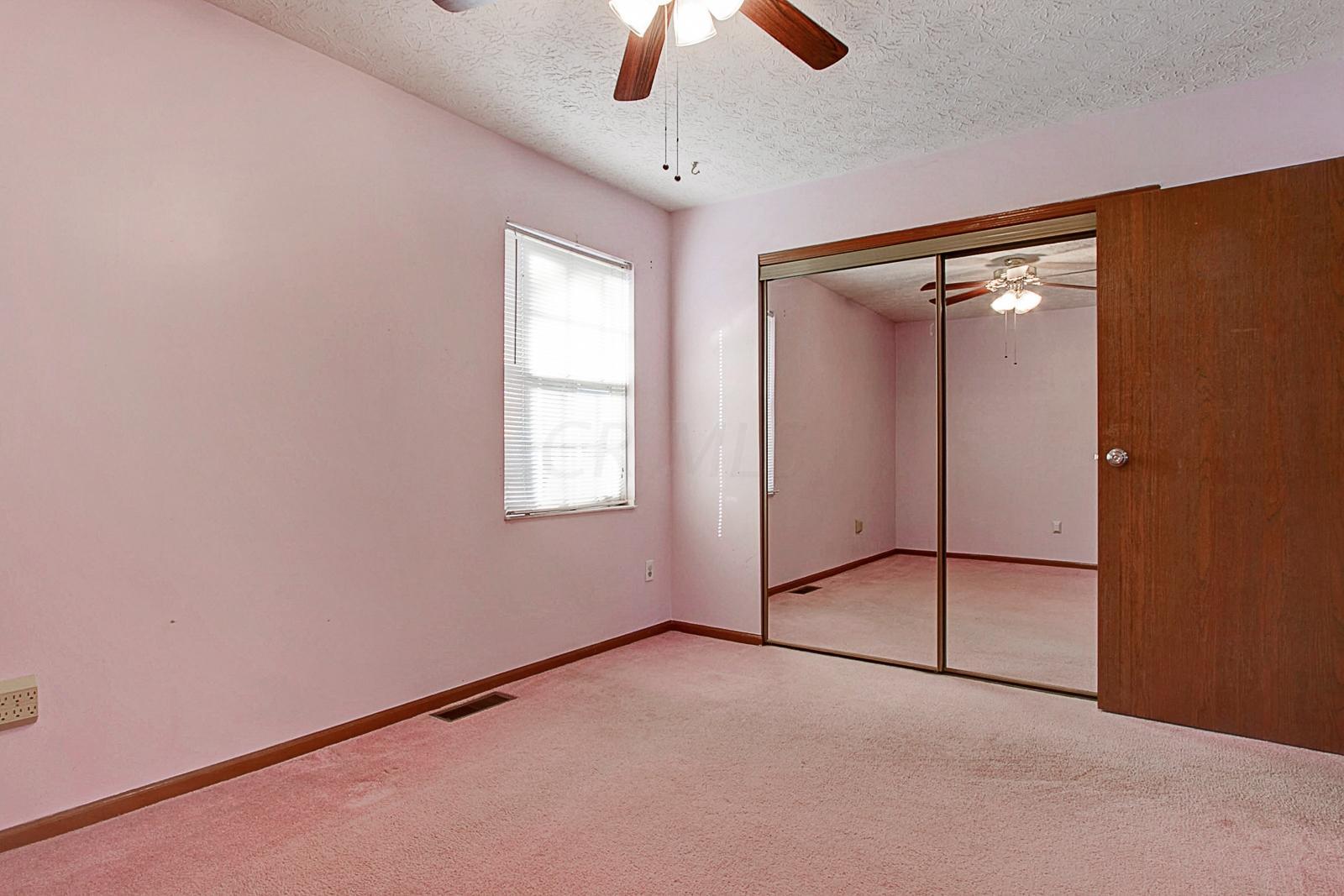 2713 Hard Road, Unit 4 Columbus, OH 43235 - Photo 6 of 14 Gallery Image 6