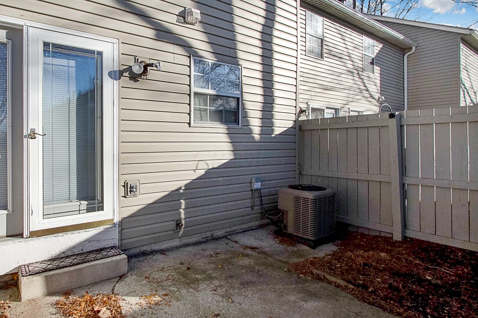 2713 Hard Road, Unit 4 Columbus, OH 43235 - Photo 8 of 14 Gallery Image 8