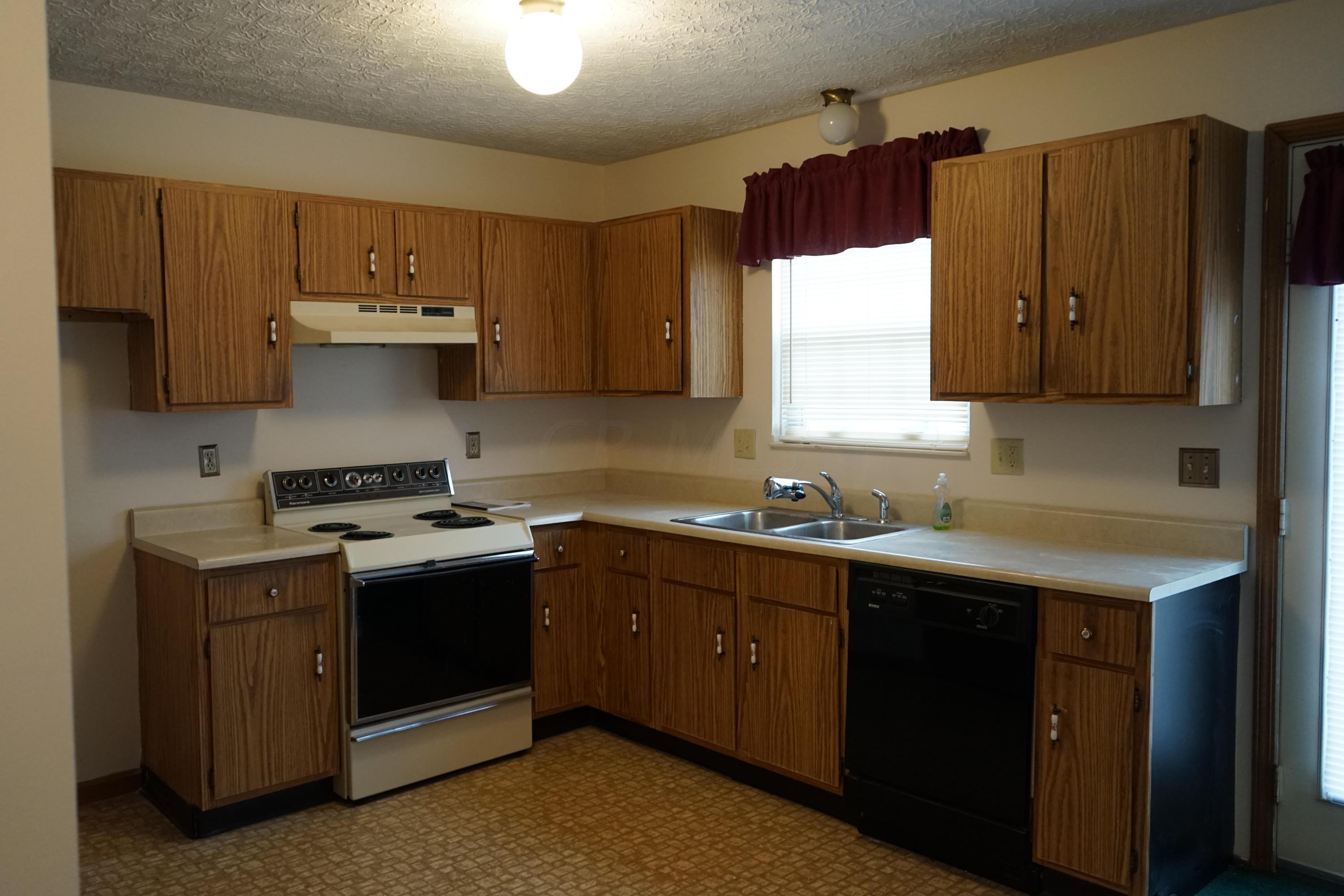 2713 Hard Road, Unit 4 Columbus, OH 43235 - Photo 10 of 14 Gallery Image 10