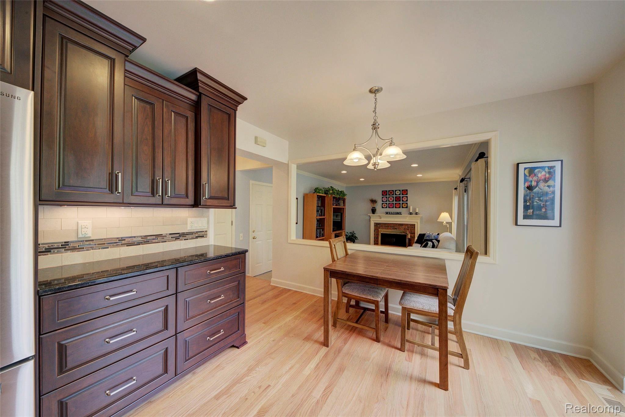 1035 Paddington Road Canton, MI 48187 - Photo 16 of 51 16. Breakfast Nook