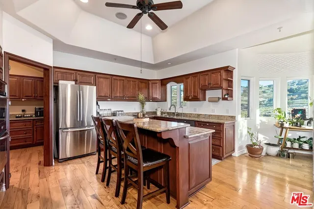 $2,783,750 | 10827 Pacific View Drive, Malibu, CA 90265